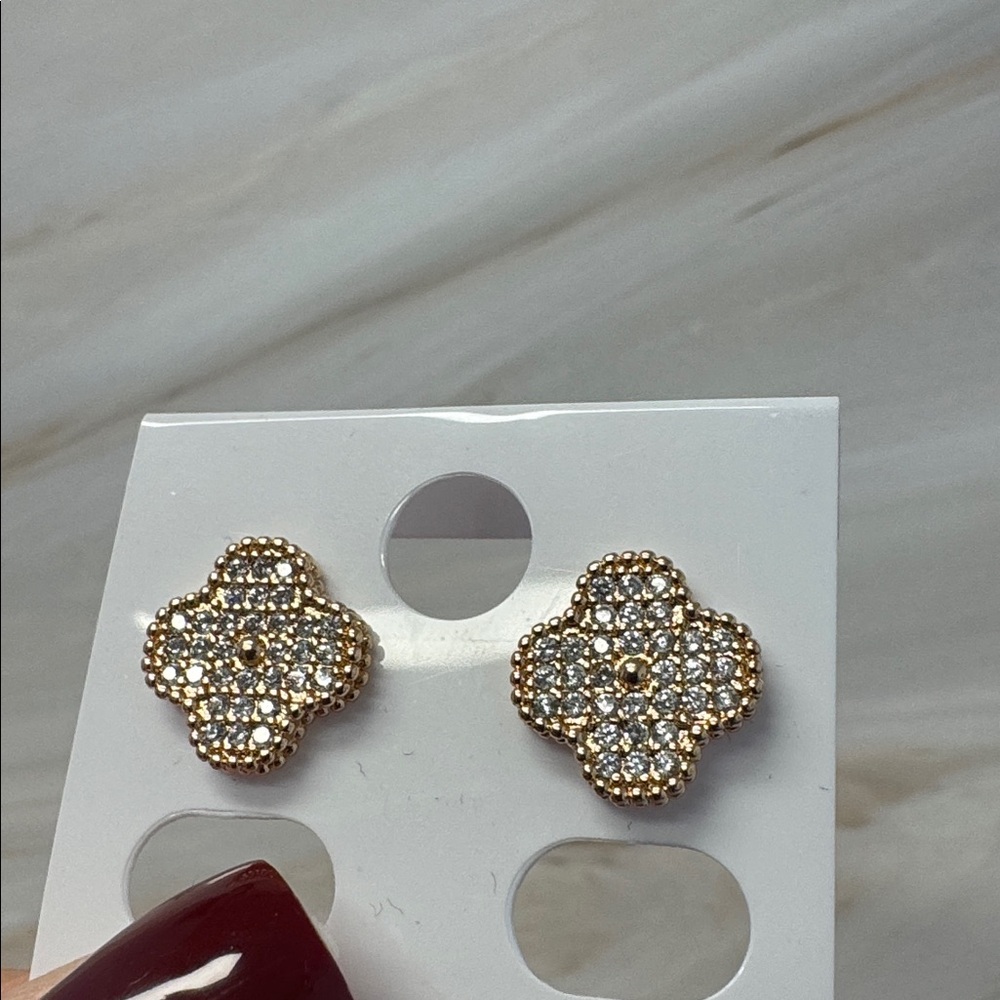 Clover Studded Earrings Rose Gold
